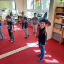 DEN 2. Závody v létání na koštěti u Včeliček.