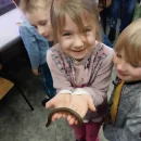 Návštěva dětí v minizoo UP - včeličky