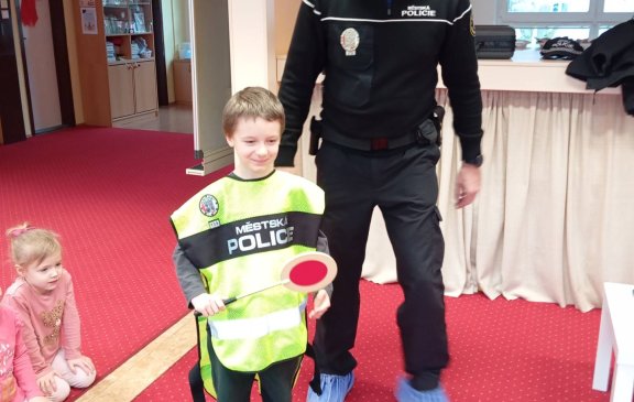 MĚSTSKÁ POLICIE VE VČELIČKÁCH