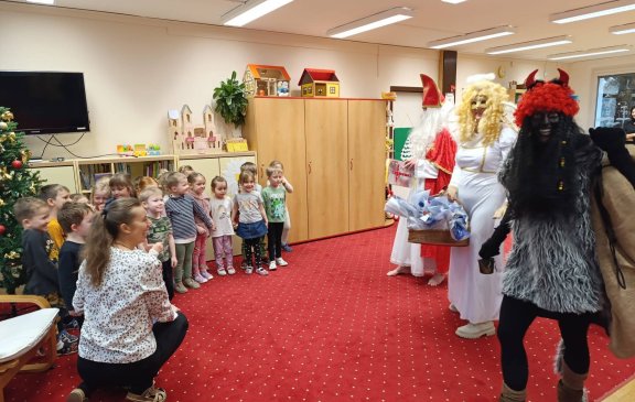 Mikuláš u Broučků a Berušek