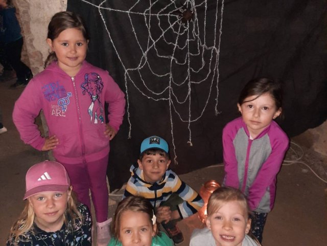 Včeličky na výletě za čarodějnicemi na zámku v Čechách pod Kosířem