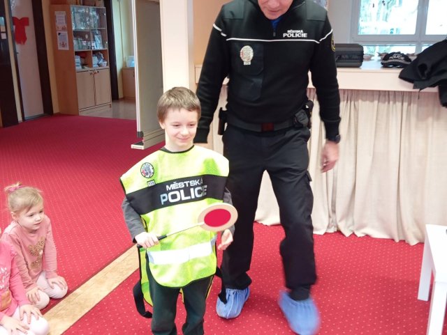 MĚSTSKÁ POLICIE VE VČELIČKÁCH