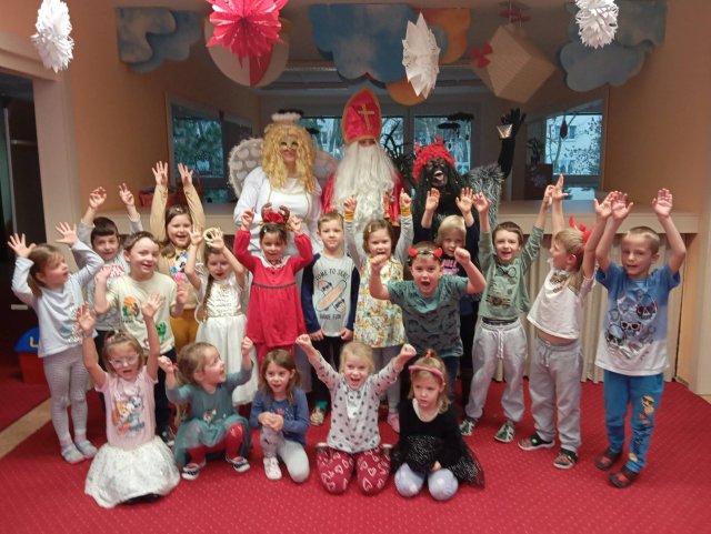 MIKULÁŠ U VČELIČEK