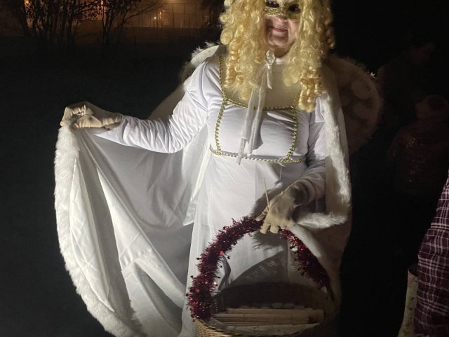 Vánoční rozsvěcení stromečku s dětmi a rodiči