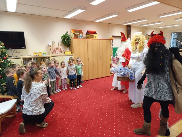 Mikuláš u Broučků a Berušek